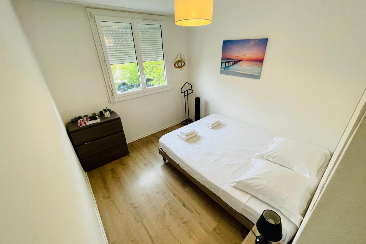 Luminous Apartment With Parking Near The City Center เซอนง ภายนอก รูปภาพ