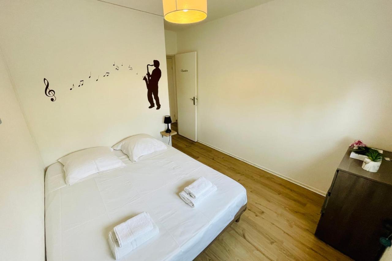 Luminous Apartment With Parking Near The City Center เซอนง ภายนอก รูปภาพ