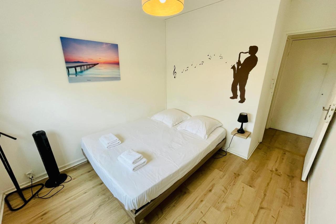Luminous Apartment With Parking Near The City Center เซอนง ภายนอก รูปภาพ